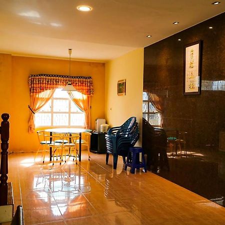 Villa Bukit Indah Brastagi / 不拉士打宜 外观 照片