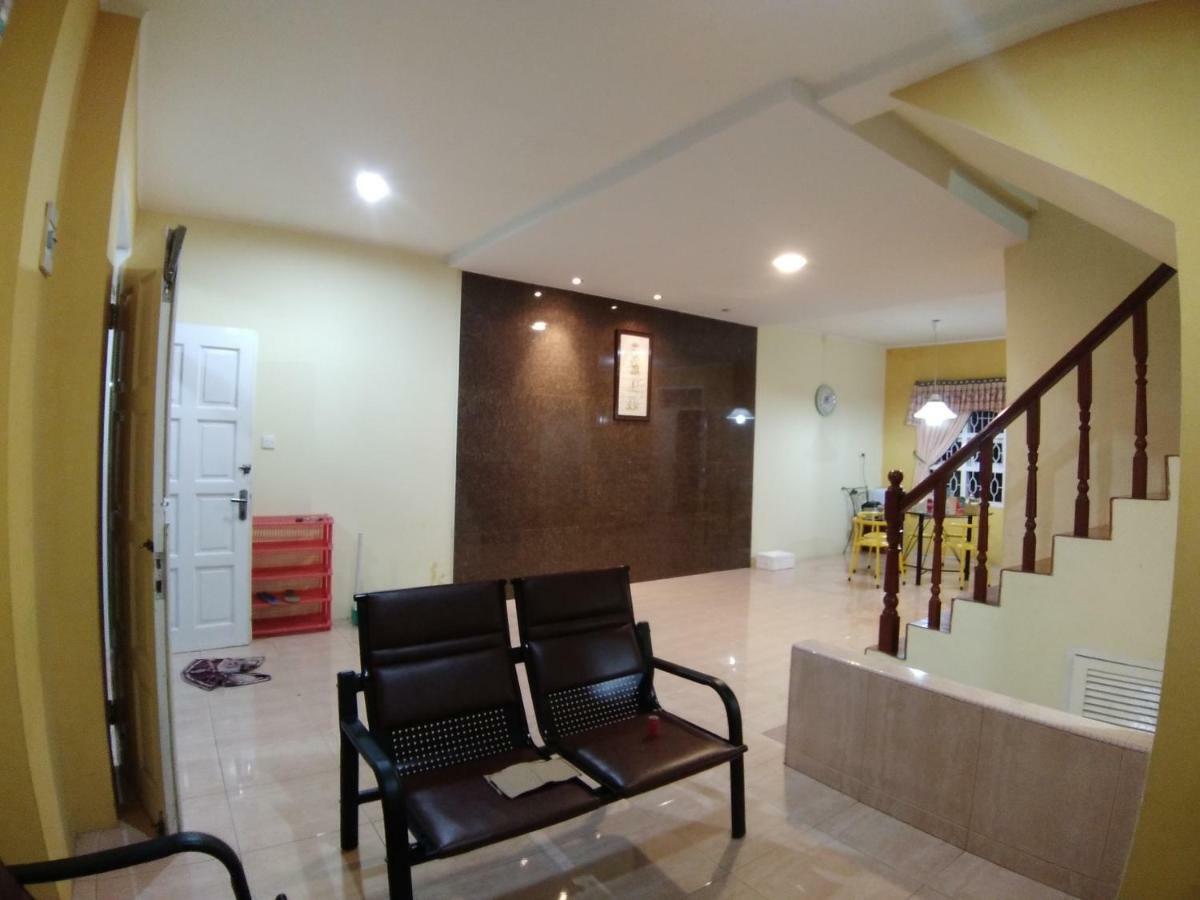 Villa Bukit Indah Brastagi / 不拉士打宜 外观 照片